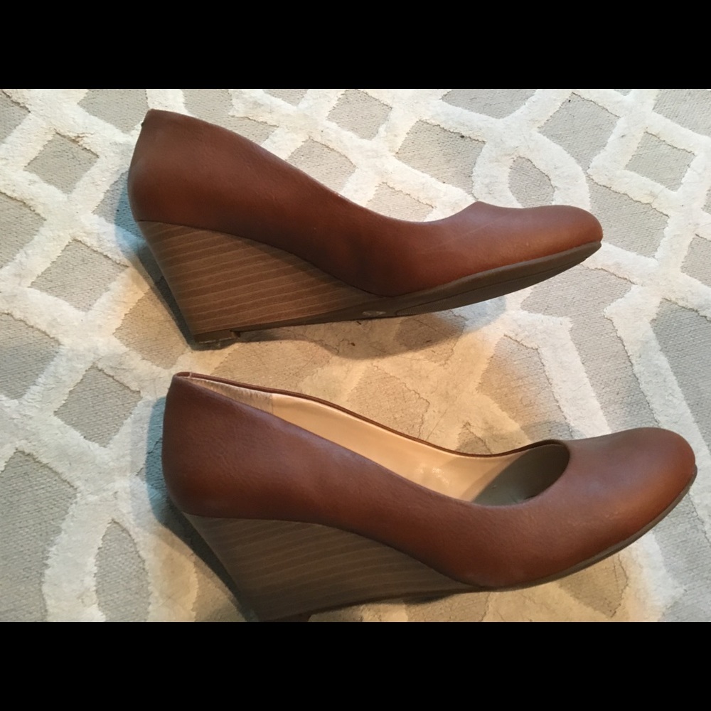 Jessica Simpson JS Sampson wedge 7.5